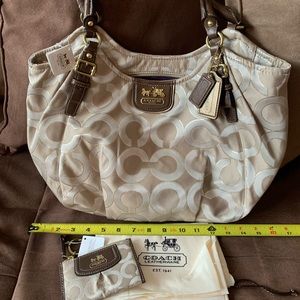 NWT Signature Coach Hobo and coin purse